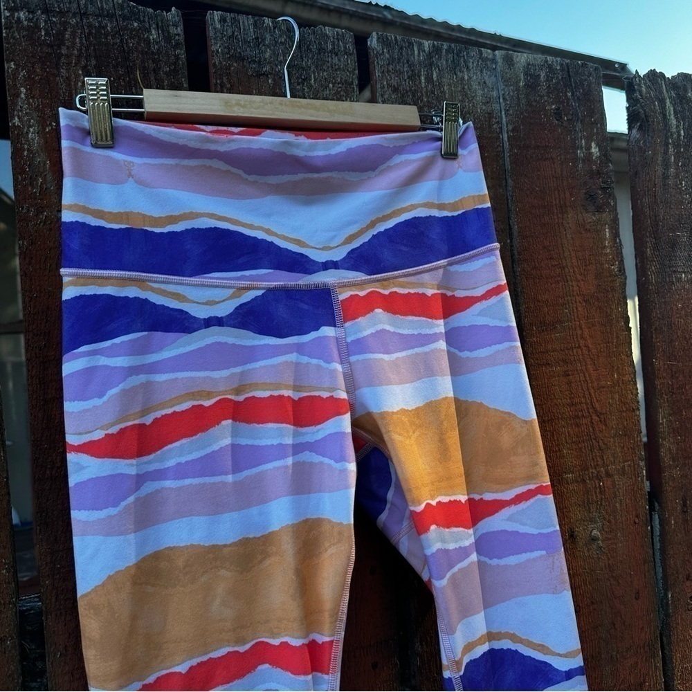 Lululemon True Self Cropped Leggings Bleacher Stripe White Iris Flower Size 10 - Picture 3 of 11